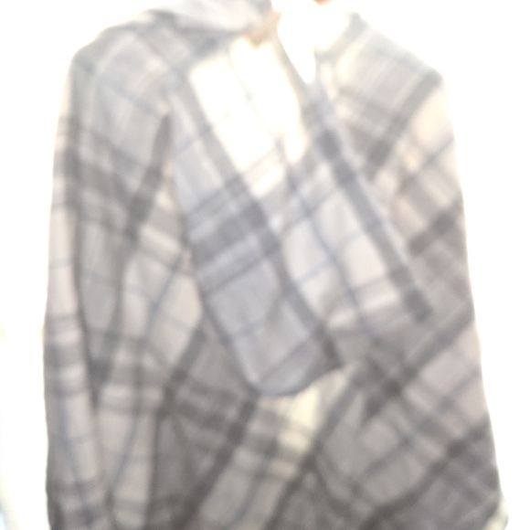 Ralph Lauren hooded cape with horn toggle clasp - Picture 2 of 3